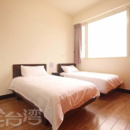 Ferry Bow Apartment Жинченг Екстериор снимка