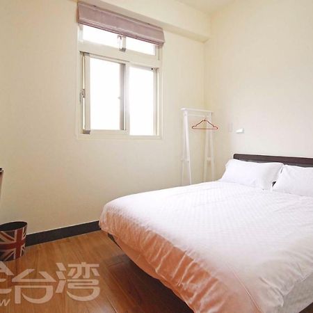 Ferry Bow Apartment Жинченг Екстериор снимка