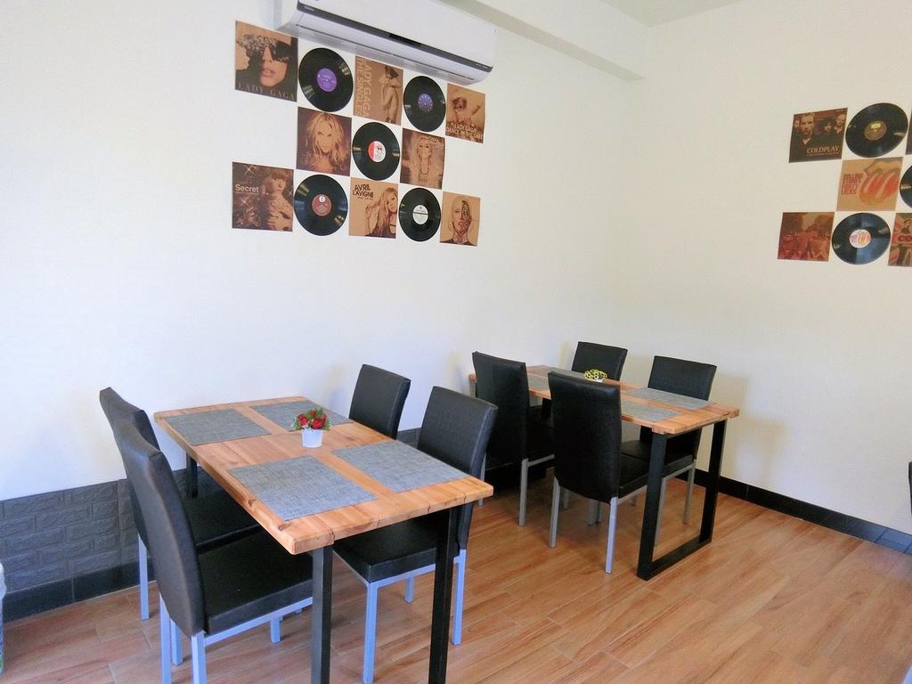 Ferry Bow Apartment Жинченг Екстериор снимка