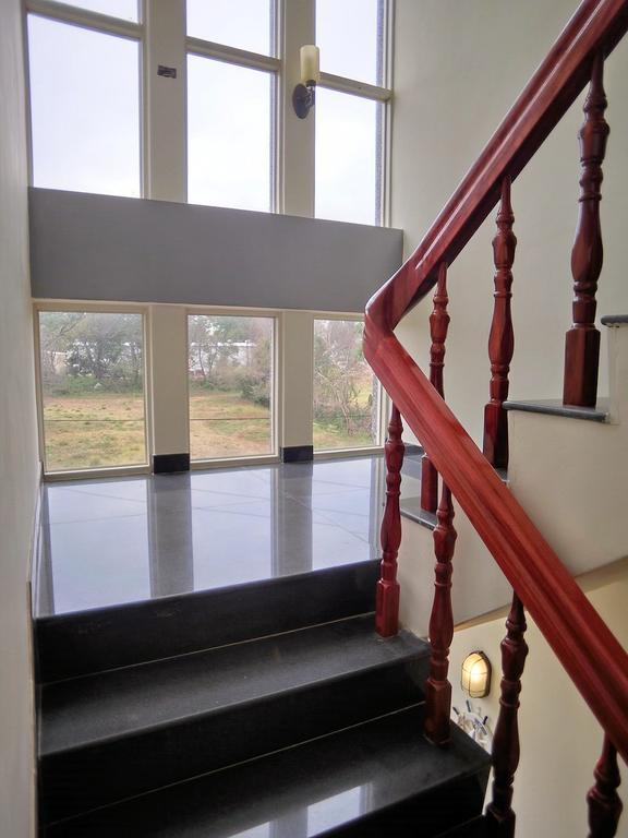 Ferry Bow Apartment Жинченг Екстериор снимка