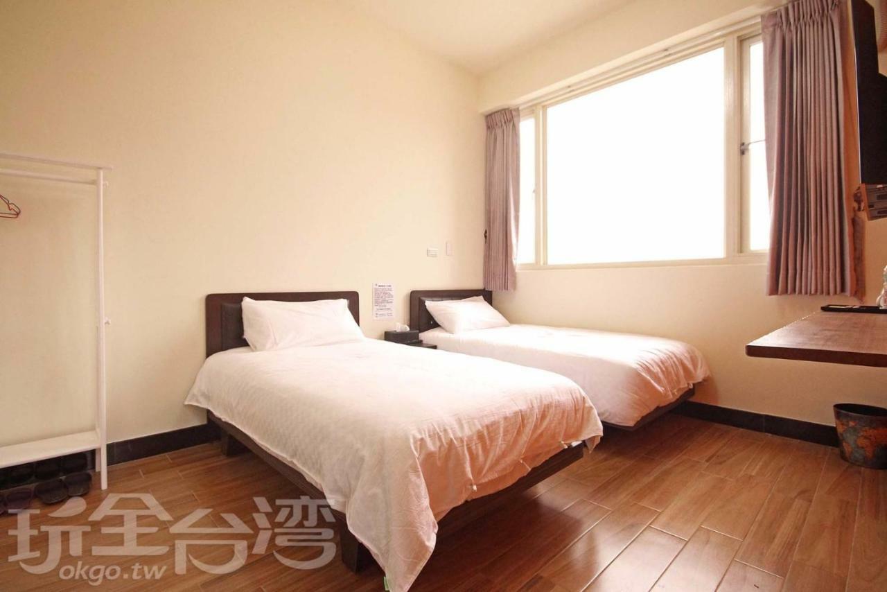 Ferry Bow Apartment Жинченг Екстериор снимка